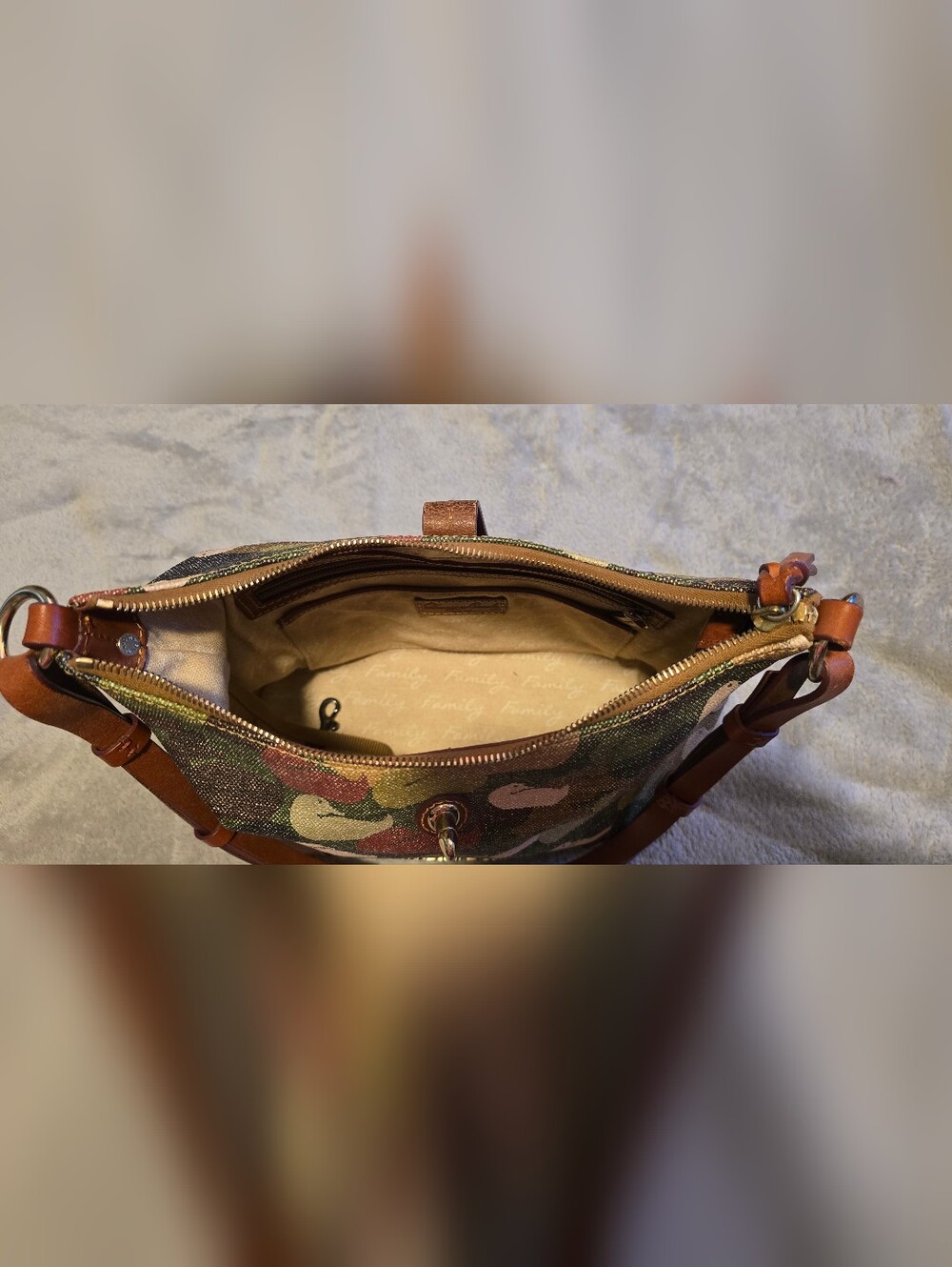 Dooney & Bourke Duck Dynasty HOBO camouflage - Picture 4 of 10